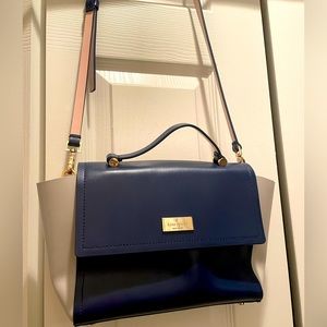 Kate spade crossbody/shoulder bag.